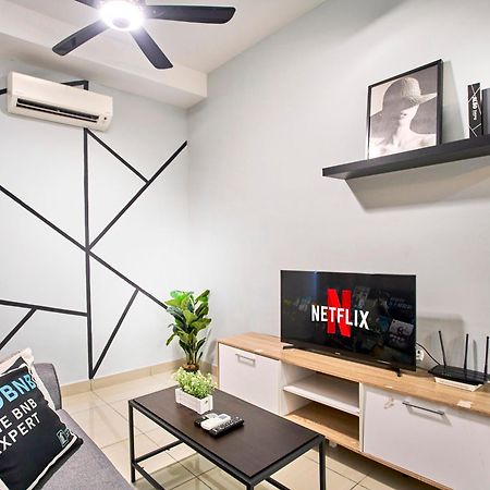 Arte Plus Klcc Designer Suites By Cobnb Куала Лумпур Екстериор снимка