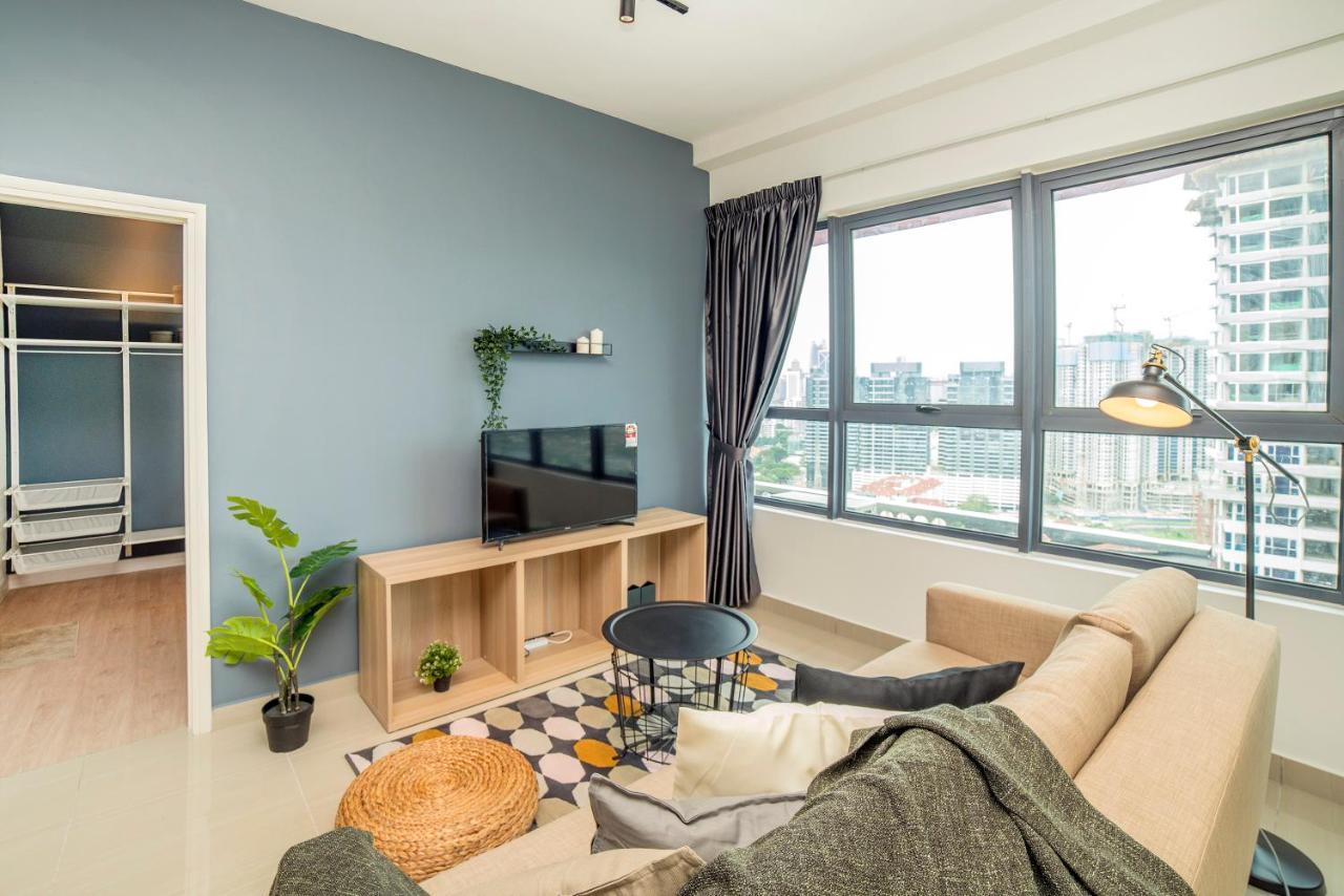 Arte Plus Klcc Designer Suites By Cobnb Куала Лумпур Екстериор снимка