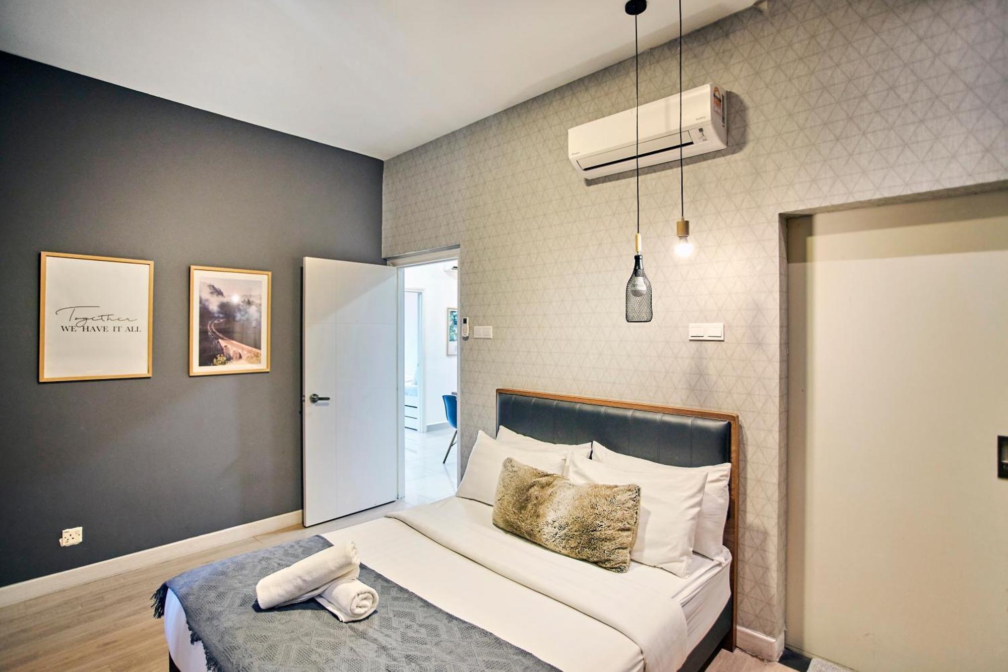 Arte Plus Klcc Designer Suites By Cobnb Куала Лумпур Екстериор снимка